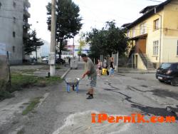 Перник снимка: за хората и събитията - Митко ремонтира улица