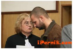 Марио Любенов в съдебната зала в Перник