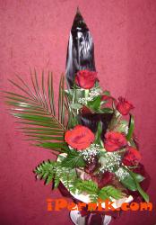 Букет с пет червени рози 1360178813