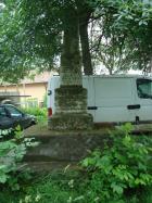 Войнишки паметник почива в частен двор
