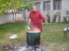 Стефанка Димова готви курбан в Радомир