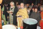 Бивша учителка взе богоявленския Кръст в Перник за изцелението на съпруга си
