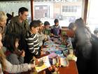 Детски Великденски търг събра средства за здравето на Пепи
